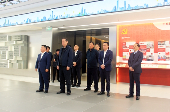 中共江西省委副書(shū)記、省長(zhǎng)葉建春一行考察方大集團(tuán)